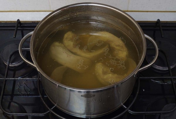 Салат с языком и болгарским перцем Салат с языком и болгарским перцем