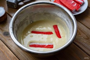 Крабовые палочки в кляре с чесноком Крабовые палочки в кляре с чесноком