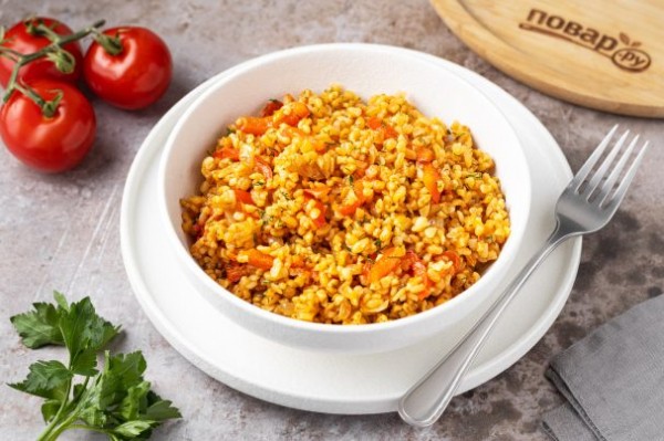 Булгур с помидорами и перцем Булгур с помидорами и перцем