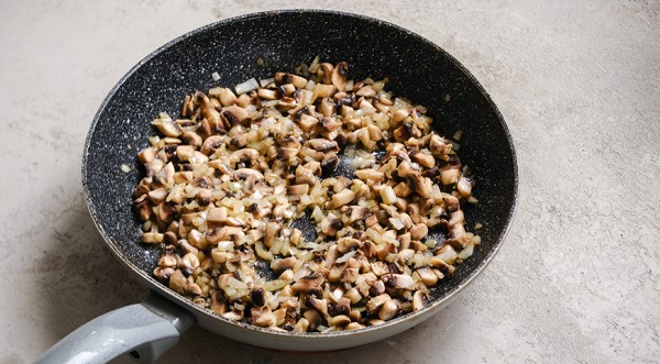 Жюльен в тарталетках с курицей и грибами, пошаговый рецепт с фото на 185 ккал