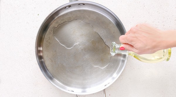 Говядина тушеная с молодой картошкой, пошаговый рецепт с фото на 689 ккал Говядина тушеная с молодой картошкой, пошаговый рецепт с фото на 689 ккал