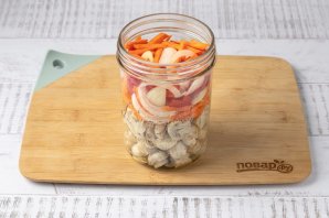 Маринованные шампиньоны с овощами Маринованные шампиньоны с овощами