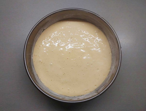 Бисквитный торт с вишней и маскарпоне Бисквитный торт с вишней и маскарпоне