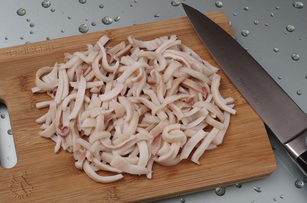 Салат из кальмаров с яблоком и апельсином Салат из кальмаров с яблоком и апельсином