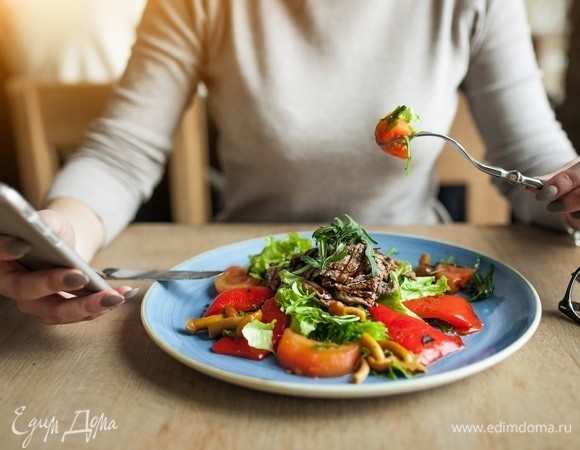 Гаджеты, стресс и уловки магазинов: названы основные причины переедания Гаджеты, стресс и уловки магазинов: названы основные причины переедания