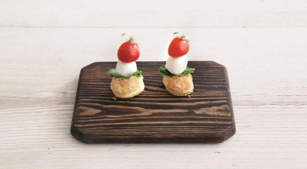 Праздничные канапе на основе из слоеного теста, пошаговый рецепт с фото Праздничные канапе на основе из слоеного теста, пошаговый рецепт с фото