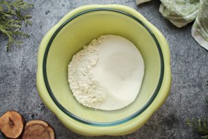 Тарталетки с фруктами и взбитыми сливками Тарталетки с фруктами и взбитыми сливками