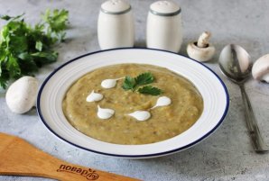 Суп-пюре на курином бульоне из шампиньонов Суп-пюре на курином бульоне из шампиньонов