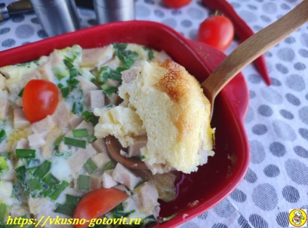 Пышный омлет в духовке — рецепт на молоке с колбасой
Пышный омлет в духовке — рецепт на молоке с колбасой