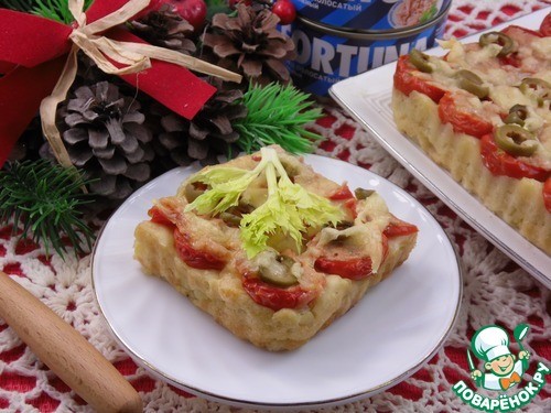 Картофельный пирог с фаршированными тунцом черри