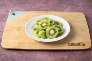 Зелёный смузи с киви и медом Зелёный смузи с киви и медом