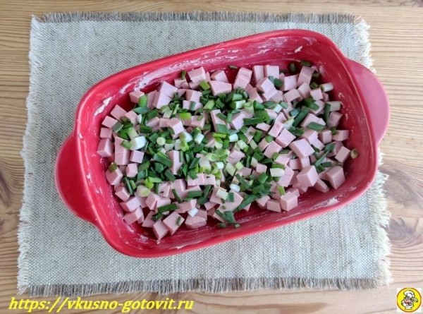 Пышный омлет в духовке — рецепт на молоке с колбасой
Пышный омлет в духовке — рецепт на молоке с колбасой