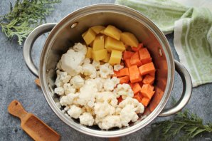 Суп из цветной капусты с горбушей Суп из цветной капусты с горбушей