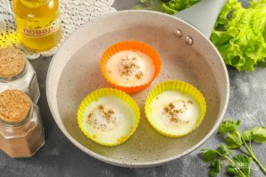 Яйцо пашот в силиконовой форме Яйцо пашот в силиконовой форме