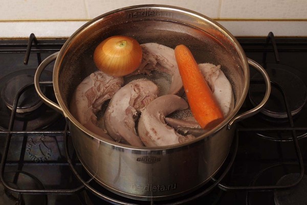 Салат с языком и болгарским перцем Салат с языком и болгарским перцем