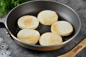 Бутерброды с огурцом и форелью Бутерброды с огурцом и форелью