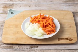 Гороховая каша с морковью и луком в мультиварке Гороховая каша с морковью и луком в мультиварке