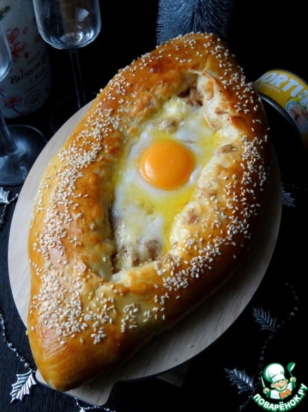 А-ля "Хачапури" с тунцом А-ля "Хачапури" с тунцом