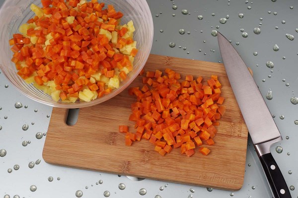 «Оливье» с курицей «Оливье» с курицей