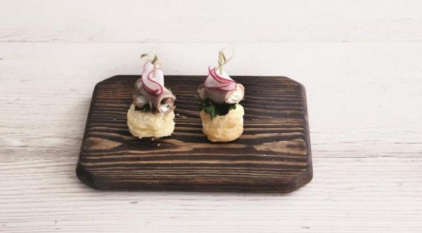 Праздничные канапе на основе из слоеного теста, пошаговый рецепт с фото Праздничные канапе на основе из слоеного теста, пошаговый рецепт с фото