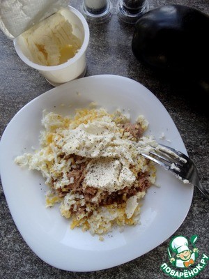 Баклажановые рулетики с тунцом и сыром