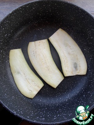 Баклажановые рулетики с тунцом и сыром