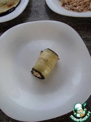 Баклажановые рулетики с тунцом и сыром