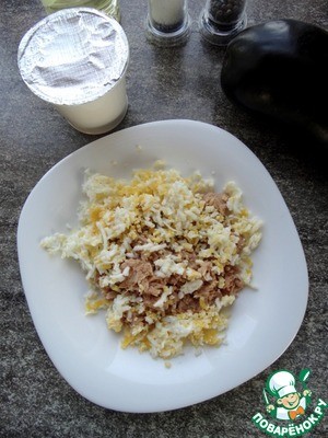 Баклажановые рулетики с тунцом и сыром