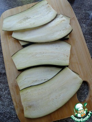 Баклажановые рулетики с тунцом и сыром