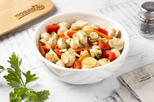 Маринованные шампиньоны с овощами Маринованные шампиньоны с овощами
