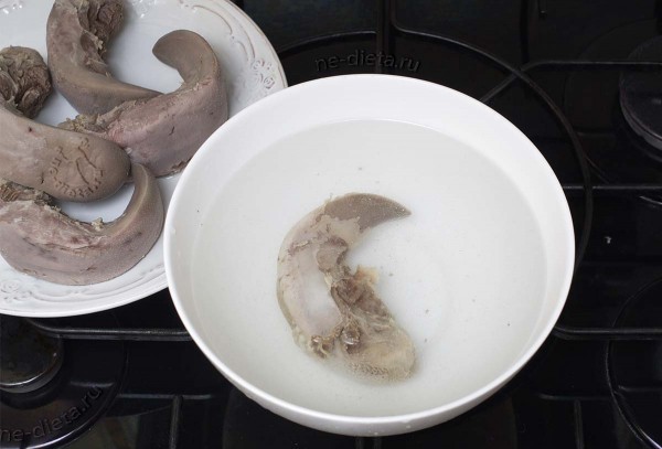 Салат с языком и болгарским перцем Салат с языком и болгарским перцем