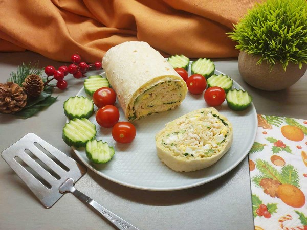Рулет из лаваша с курицей Рулет из лаваша с курицей