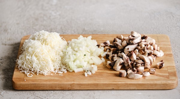 Жюльен в тарталетках с курицей и грибами, пошаговый рецепт с фото на 185 ккал