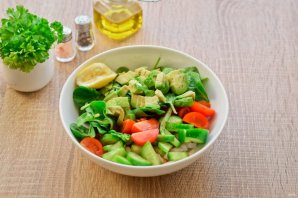 Салат из авокадо с креветками без майонеза Салат из авокадо с креветками без майонеза