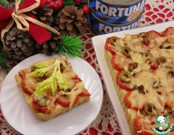 Картофельный пирог с фаршированными тунцом черри