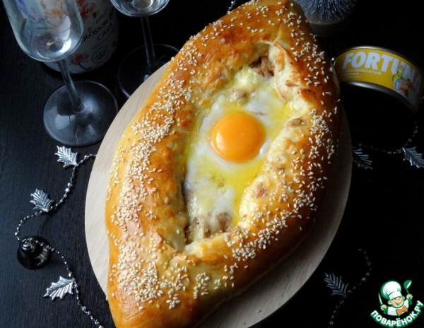 А-ля "Хачапури" с тунцом А-ля "Хачапури" с тунцом