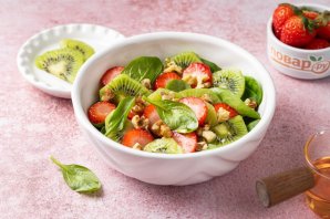 Салат из клубники и киви Салат из клубники и киви