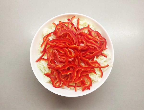 Салат с языком и болгарским перцем Салат с языком и болгарским перцем