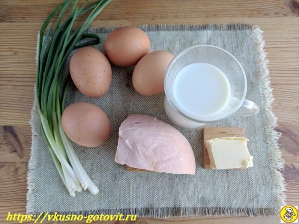 Пышный омлет в духовке — рецепт на молоке с колбасой
Пышный омлет в духовке — рецепт на молоке с колбасой