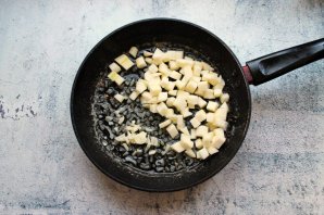 Суп-пюре из кабачков с плавленым сыром Суп-пюре из кабачков с плавленым сыром