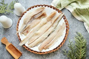 "Розочки" из красной и белой рыбы со шпинатом "Розочки" из красной и белой рыбы со шпинатом