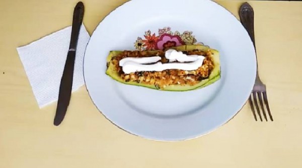 Фаршированные кабачки лодочки в духовке с овощами
Фаршированные кабачки лодочки в духовке с овощами