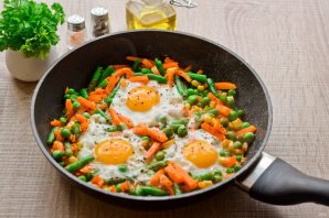 Яичница с мексиканской смесью Яичница с мексиканской смесью