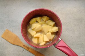 Суп-пюре на курином бульоне из шампиньонов Суп-пюре на курином бульоне из шампиньонов