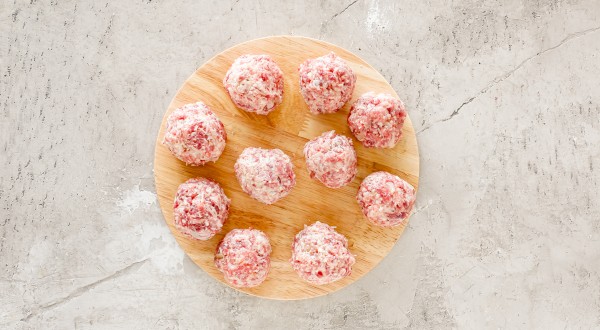 Фрикадельки в томатно-чесночном соусе, пошаговый рецепт с фото на 841 ккал Фрикадельки в томатно-чесночном соусе, пошаговый рецепт с фото на 841 ккал