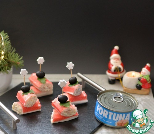 Крабовые палочки, фаршированные тунцом и сыром