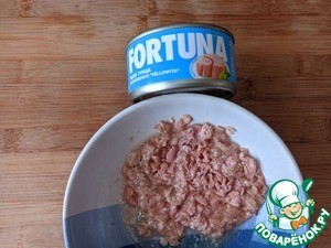 Крабовые палочки, фаршированные тунцом и сыром