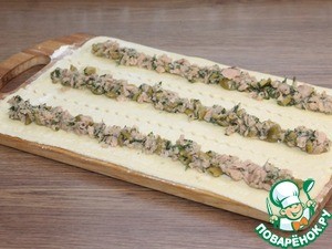 Мини-слойки с тунцом и оливками