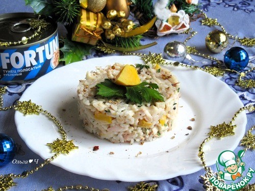 Рисовый салат "Тунец и кальмары"