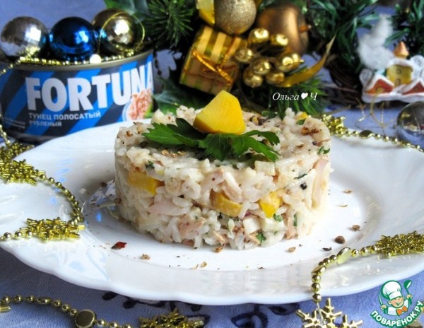 Рисовый салат "Тунец и кальмары"